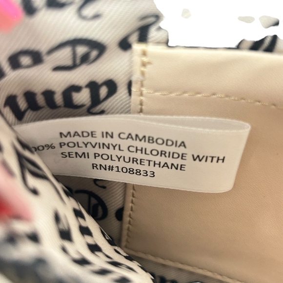 Juicy Couture Embossed Black Gold Logo Stud Daydreamer Wristlet Wallet - NWT - Picture 6 of 9